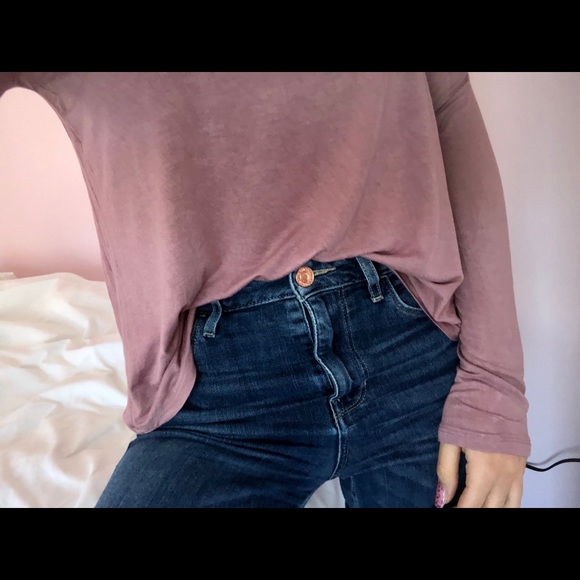 Shirt with holes on the shoulders - Picture 2 of 2